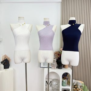 JAYKY YANG Asymmetric One-Shoulder Halter Knit Crop Top