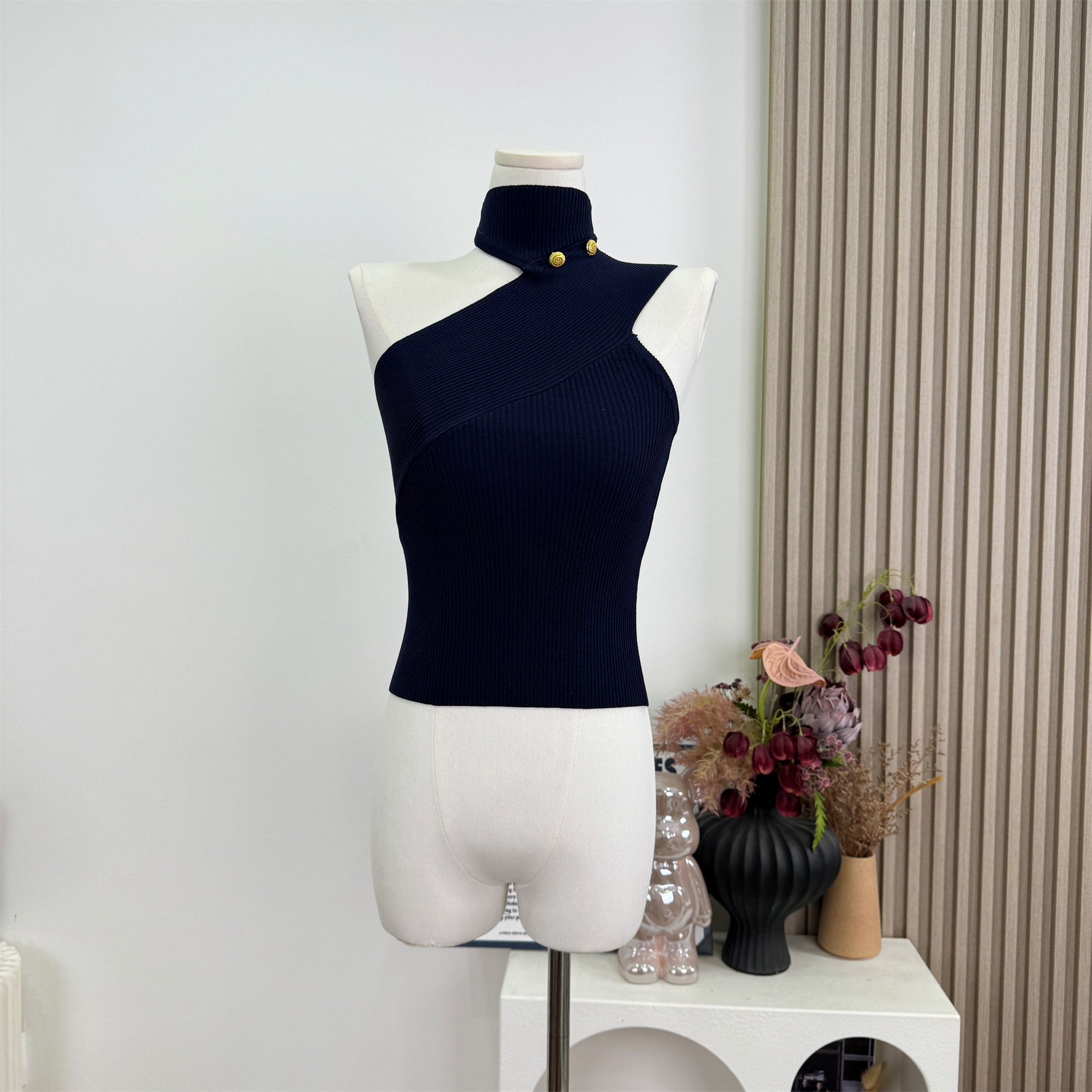 JAYKY YANG Asymmetric One-Shoulder Halter Knit Crop Top - Image 4