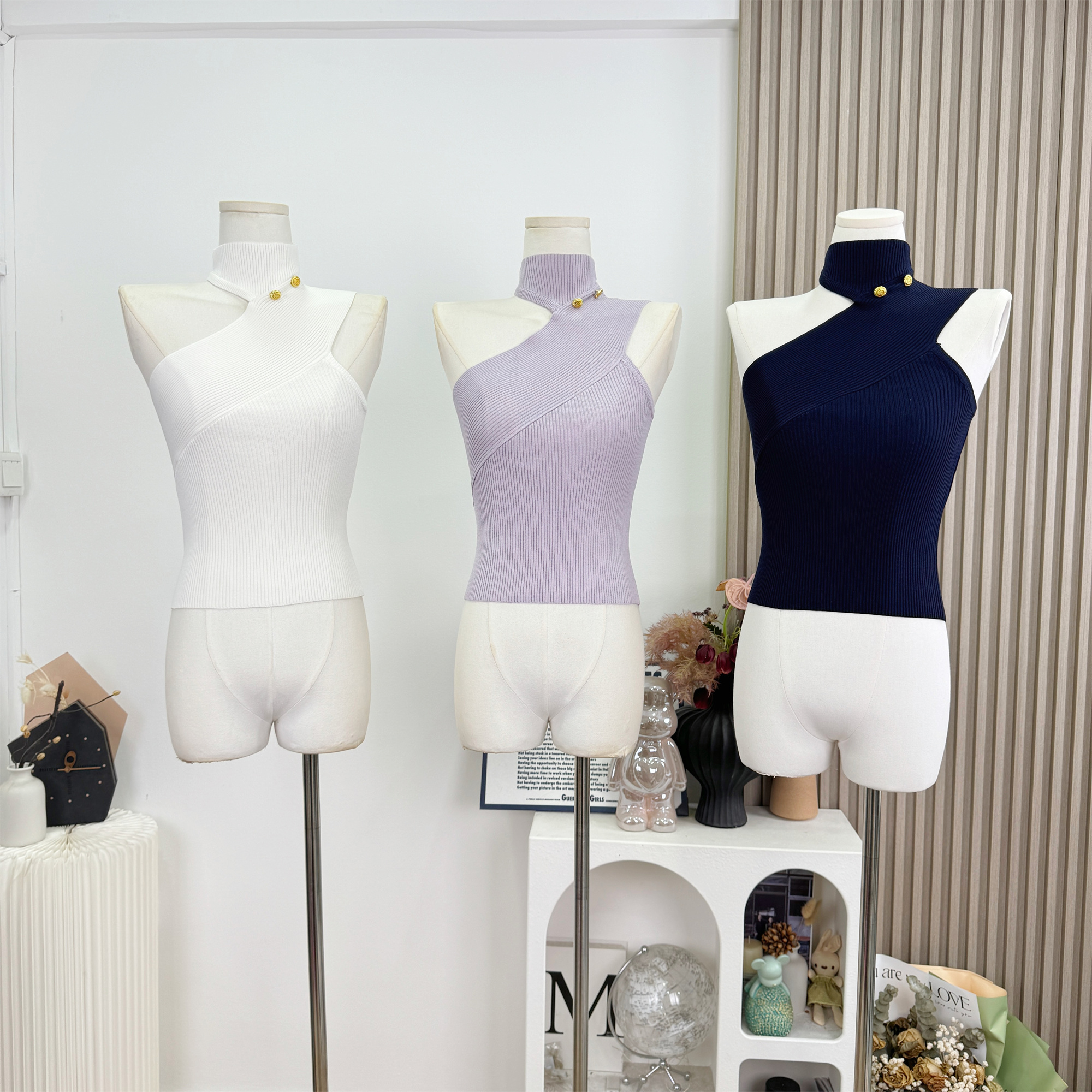 JAYKY YANG Asymmetric One-Shoulder Halter Knit Crop Top - Image 5