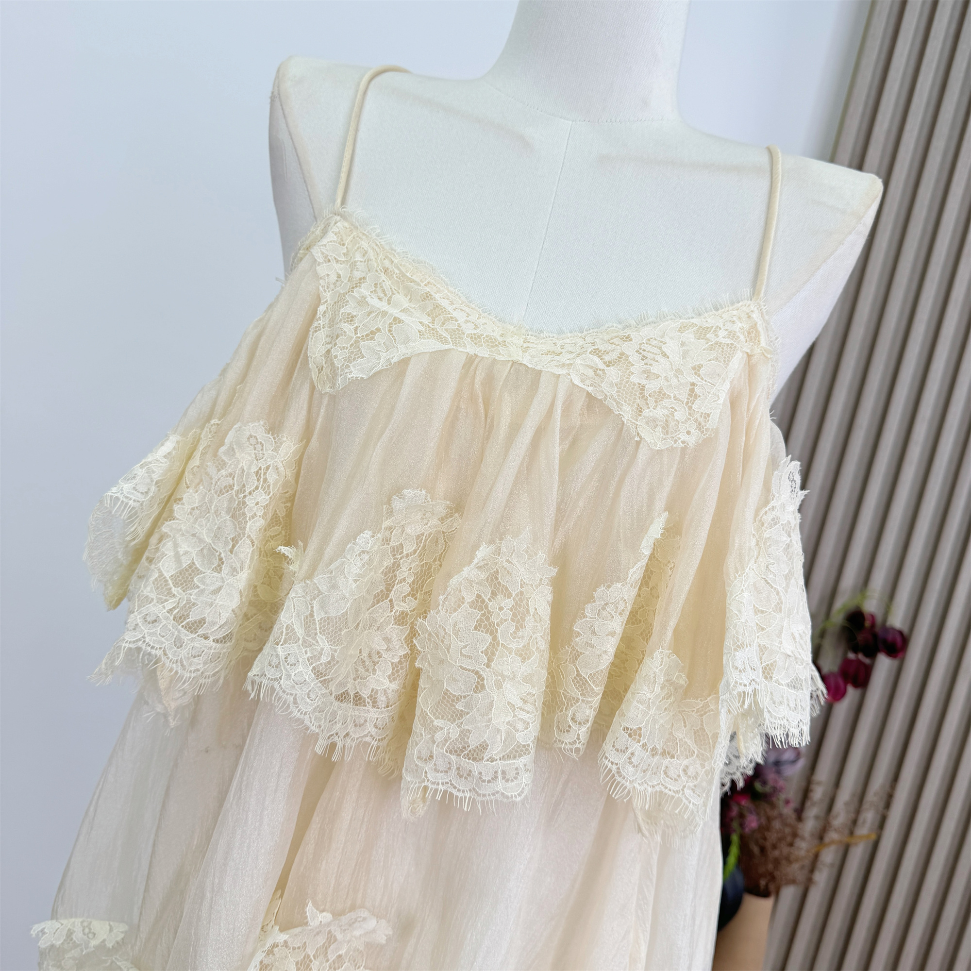 Famouswang Spring New Romantic Backless Lace French Camisole Top for Petite Women - Image 2